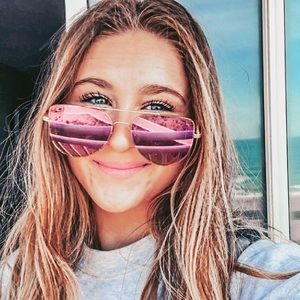 Meet your Posher, Maddie